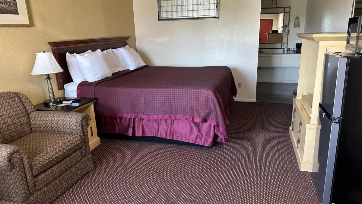 Economy Inn 10