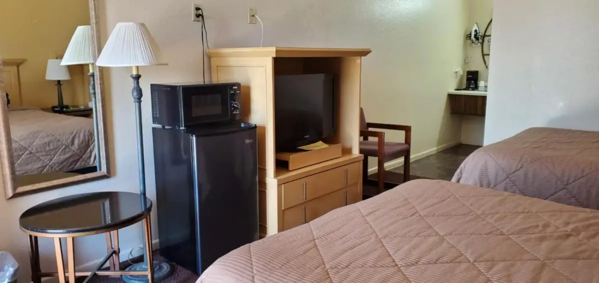 Economy Inn 5