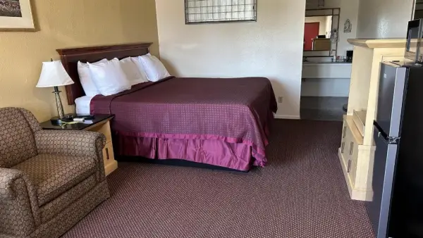 Economy Inn 10