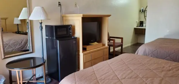 Economy Inn 5