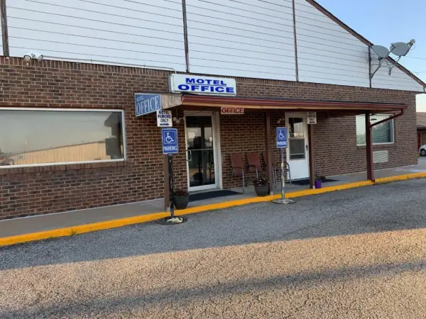 Economy Inn 8